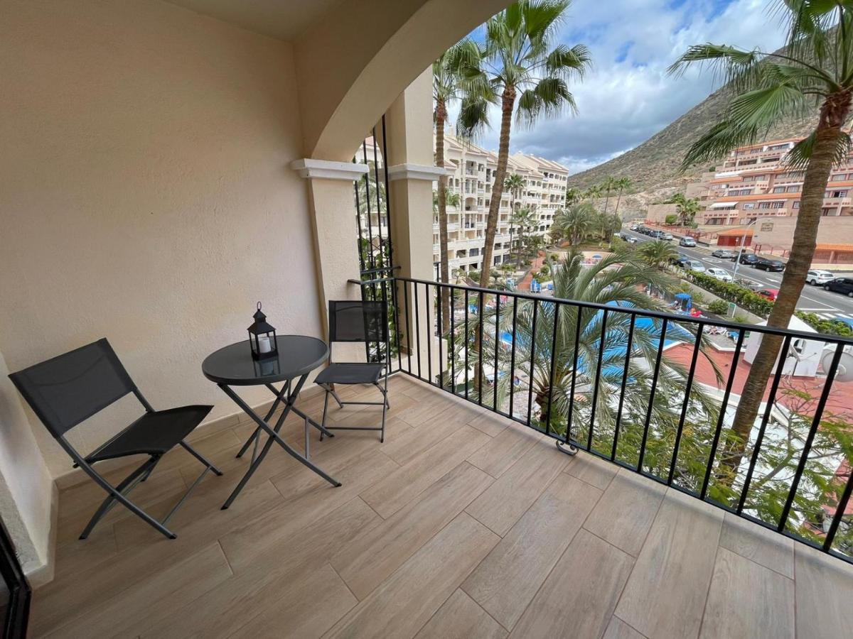 Castle Harbour Los Cristianos Beautiful Studio With Pool View Extérieur photo